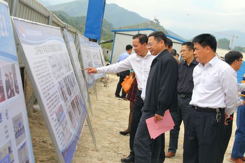市司法局到上林县考察公共法律服务体系建设项目推进工作
